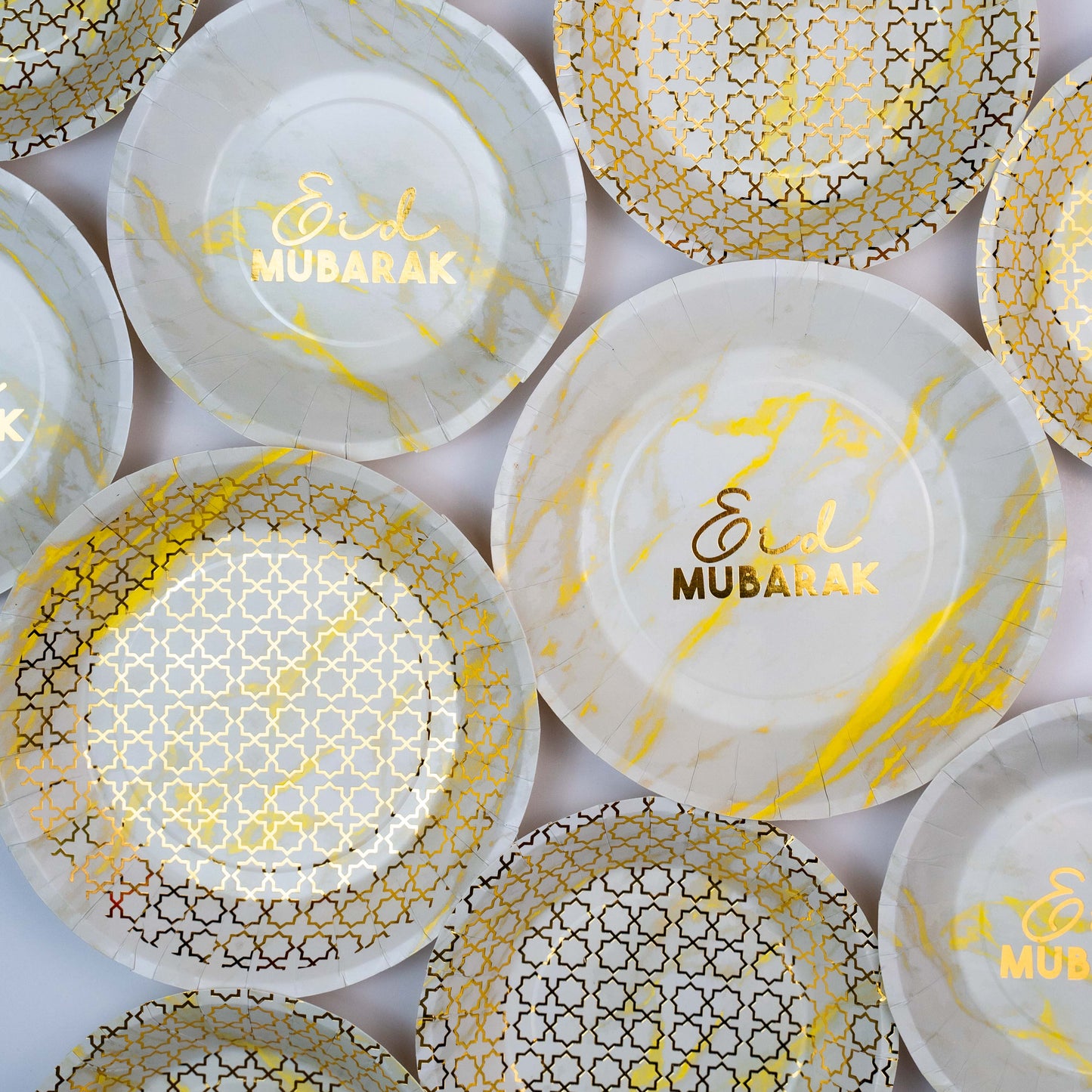 GOLD & WHITE FILIGREE PARTY PLATE - LARGE